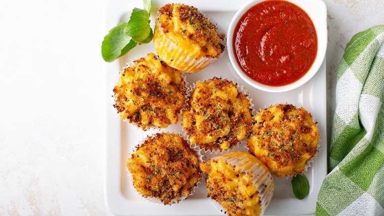 Macaroni and cheese muffins