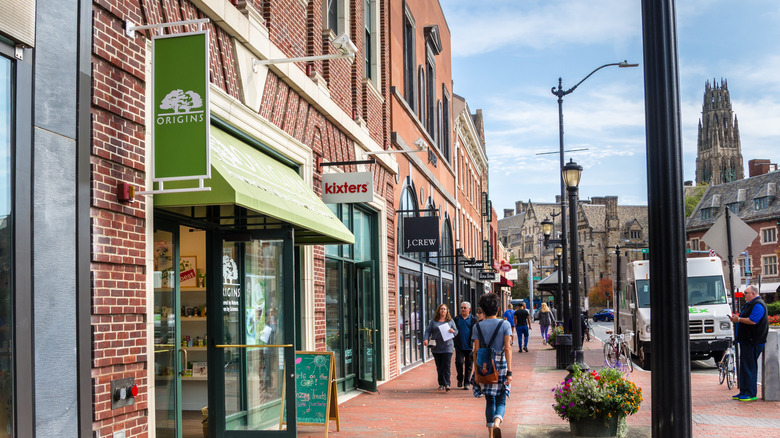 People walking in downtown New Haven