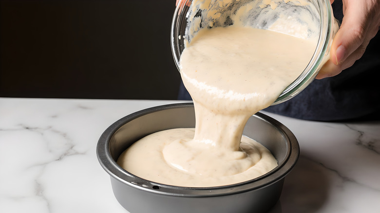 Nonstick round cake pan