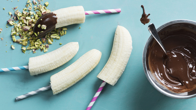 banana pops dipped in chocolate