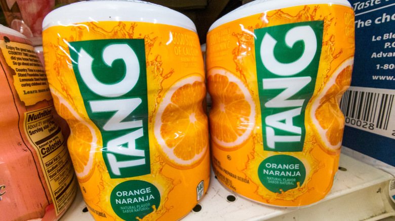 Bottles of tang in a grocery store