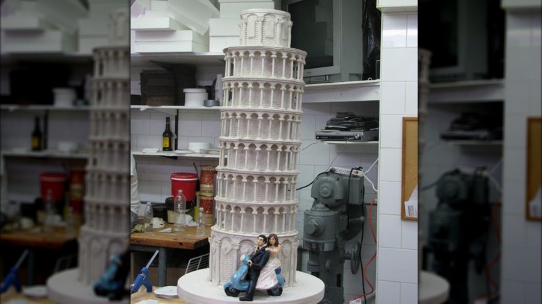 A Leaning Tower on Pisa cake on a table
