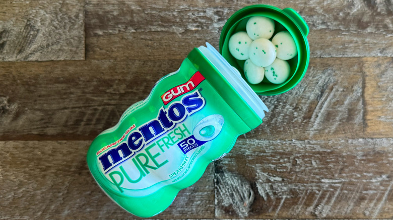 Mentos Pure Fresh gum