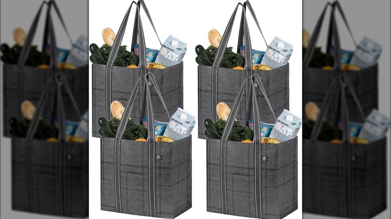 Veno grocery bags with food