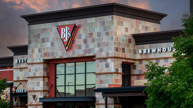 A BJ's storefront