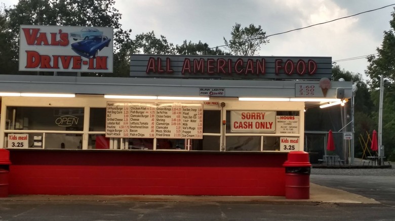 Exterior of Val's Drive-In