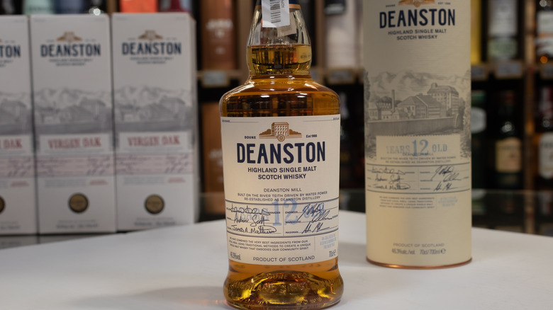 A bottle of Deanston 12 Year with its packaging