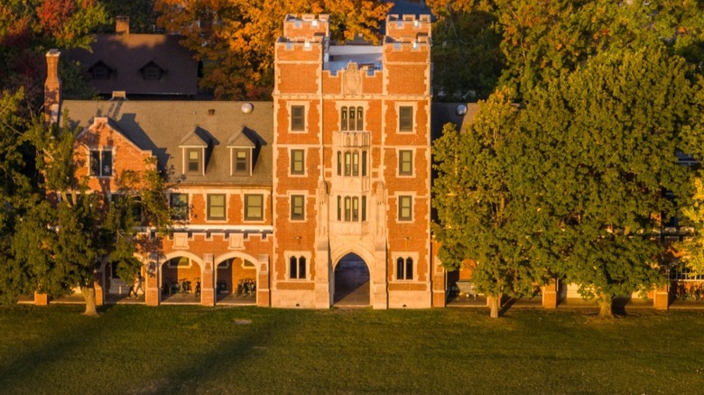Aerial shot of a building on the Grinnell campus