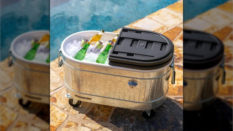 Galvanized Steel Rolling Cooler