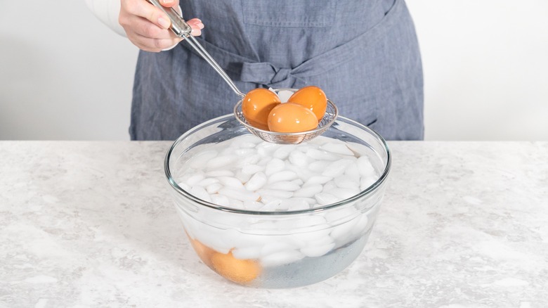 Eggs in ice water