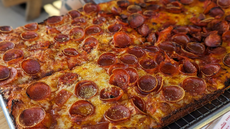 Buffalo pizza with pepperoni