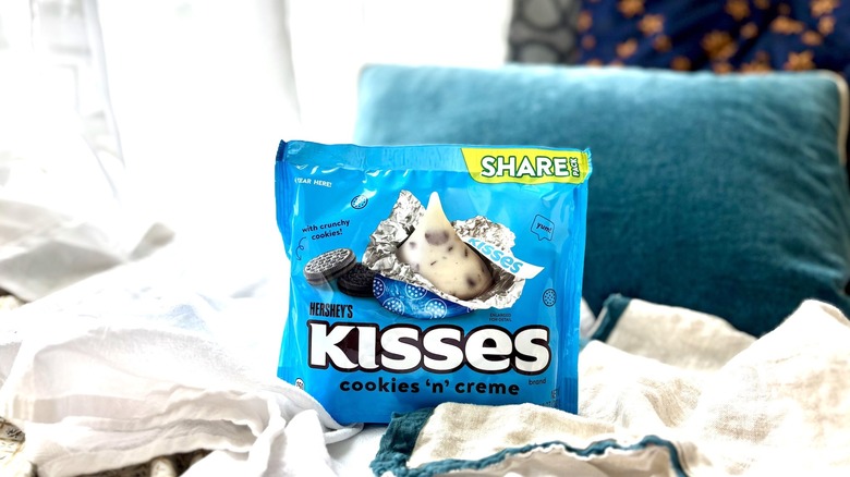 Hershey's white chocolate kisses