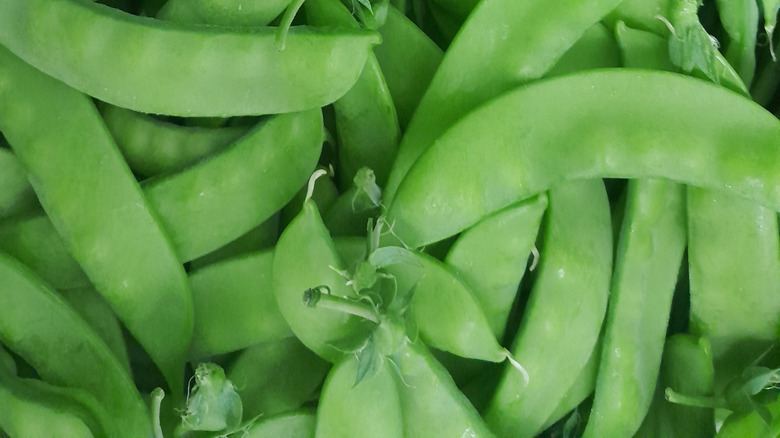 Snow peas in pile