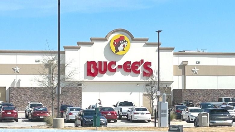 Close up of a Buc-ee's sign in broad daylight