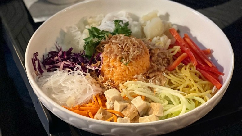 A bowl of let thoke sone