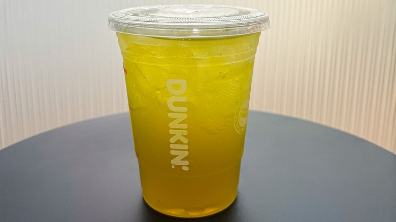 Small Candy Kiss Dunkin' Zero on a black table