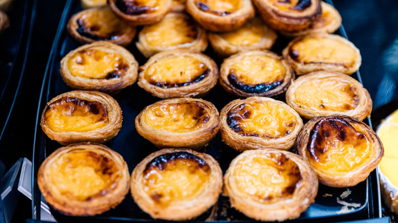 Egg tarts on a a tray