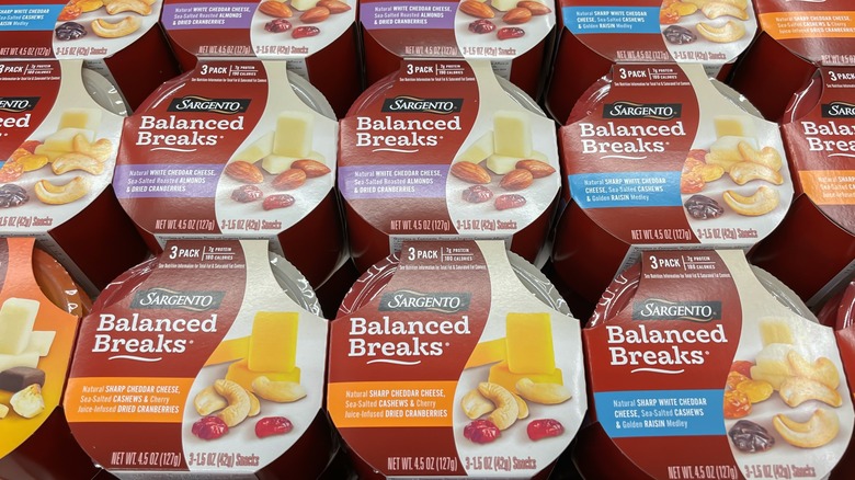 Sargento snack packs at the grocery store