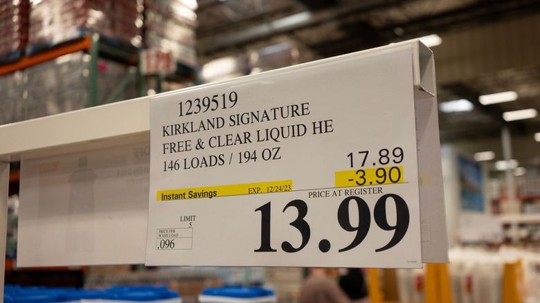 A price tag for Kirkland Signature Free & Clear Laundry Liquid