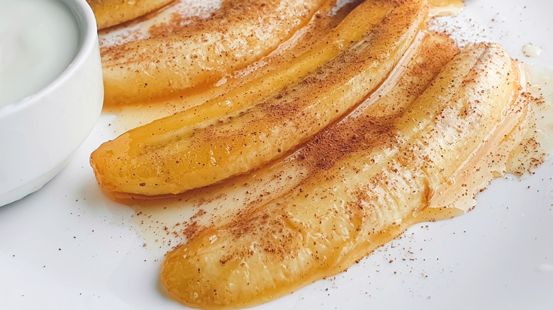 Caramelized bananas with cinnamon