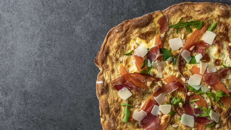 Pizza with canteloupe