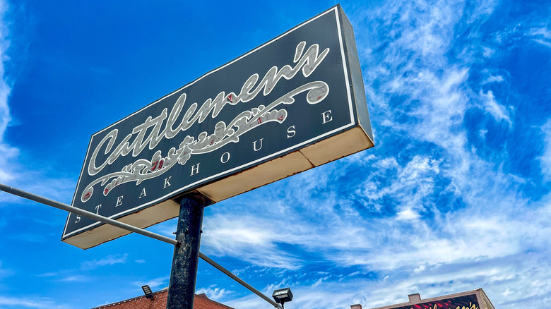 Exterior of Cattlemen's Steakhouse in Oklahoma City