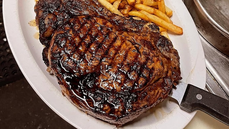 ribeye steak at Doe's Eat Place