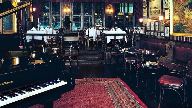 Historic Lincoln Room at Keens Steakhouse NYC