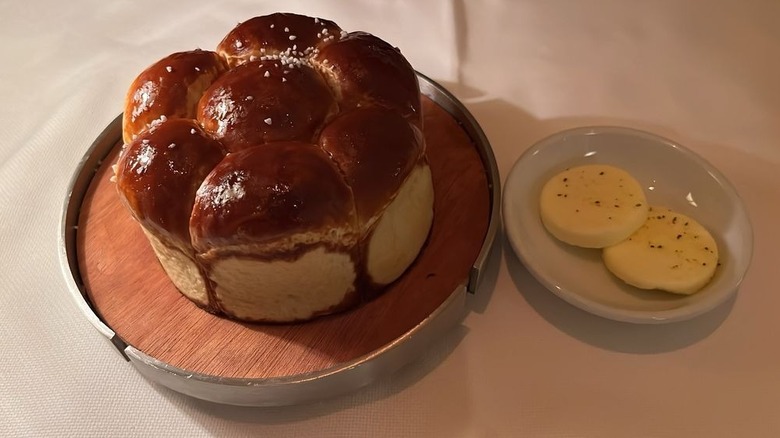 The Pull-apart pretzel bread at SW Steakhouse