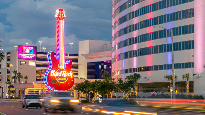 Hard Rock guitar and logo