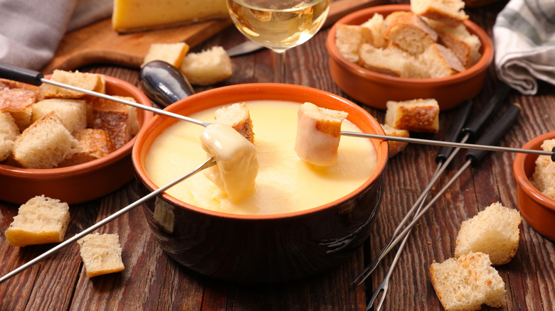 Bread and cheese fondue