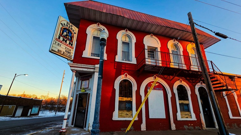 The exterior of the Old Baraboo Inn in Baraboo, Wisconsin