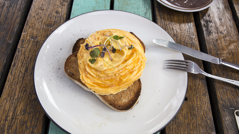 A plate of Australian folded eggs on toast at a cafe