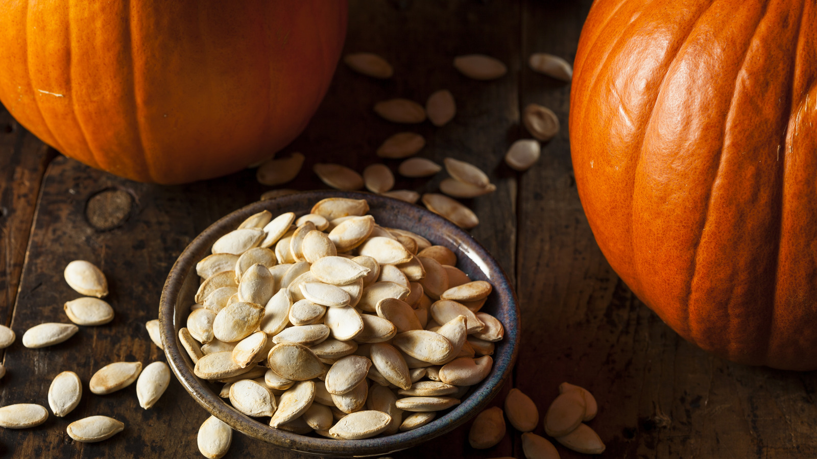 2 Reasons To Make Pumpkin Seeds In The Air Fryer And 1 Reason Not To