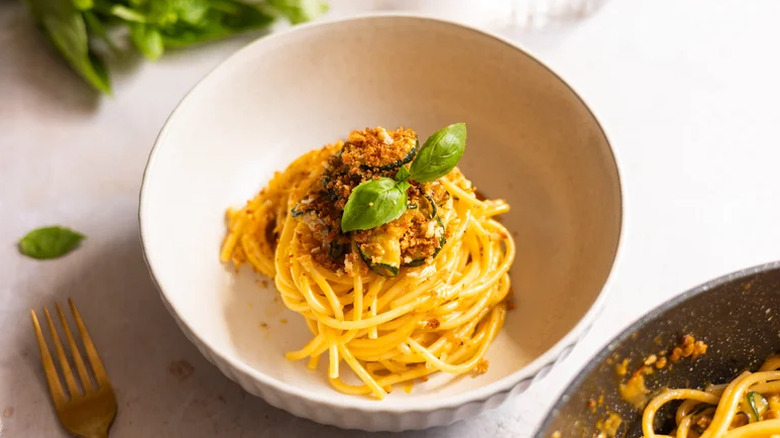 Vegetarian Spaghetti 'Carbonara' with fresh basil on top