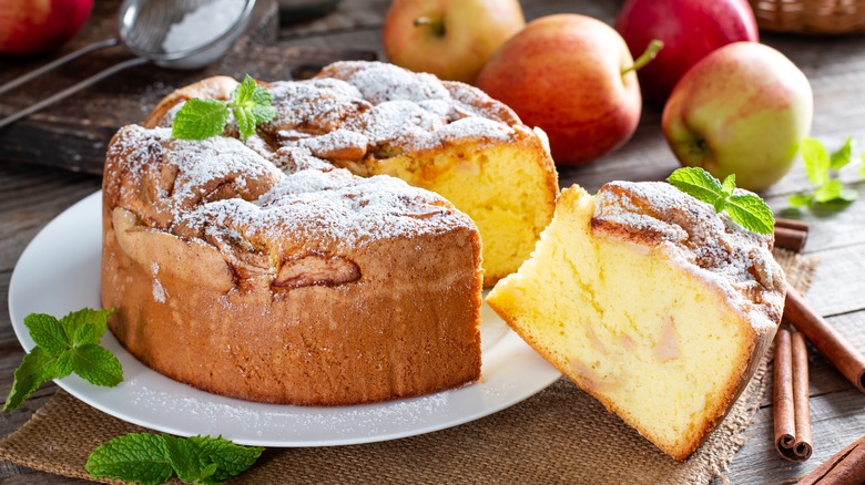 Italian apple cake