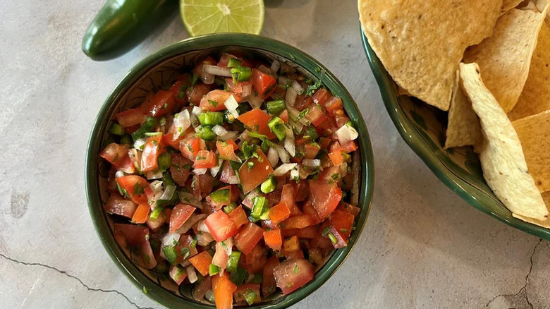 Pico de gallo with chips