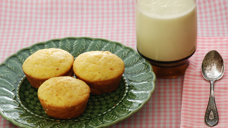 Cornbread muffins and milk