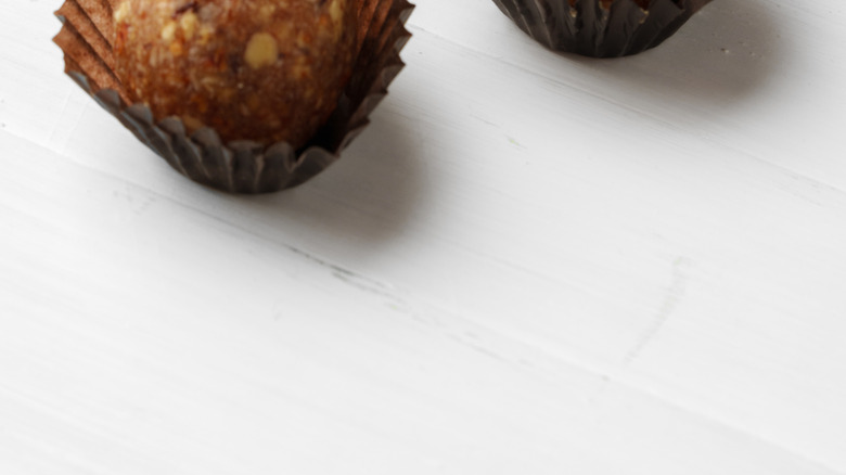 Energy balls in wrappers
