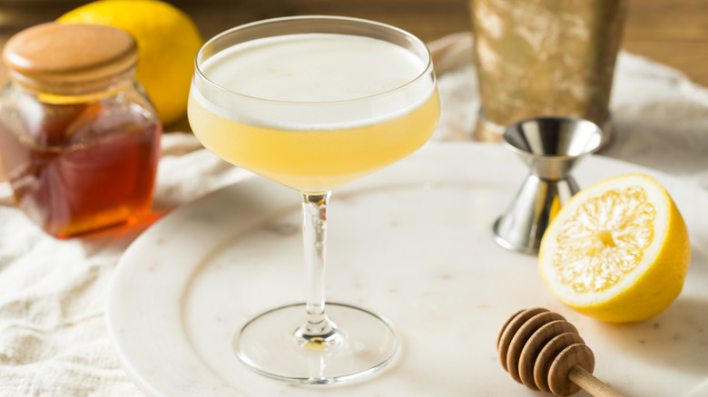 Honey and lemon cocktail