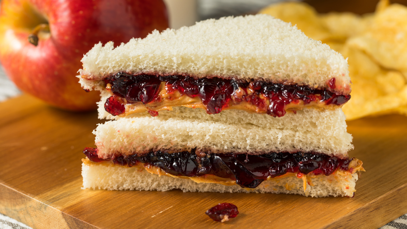 Add Some Major Crunch To Your PB&J With These Ingredients