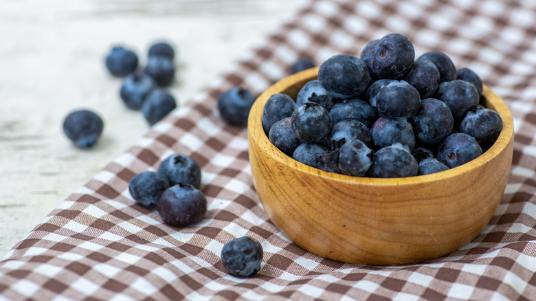 blueberries in a wooden bowl