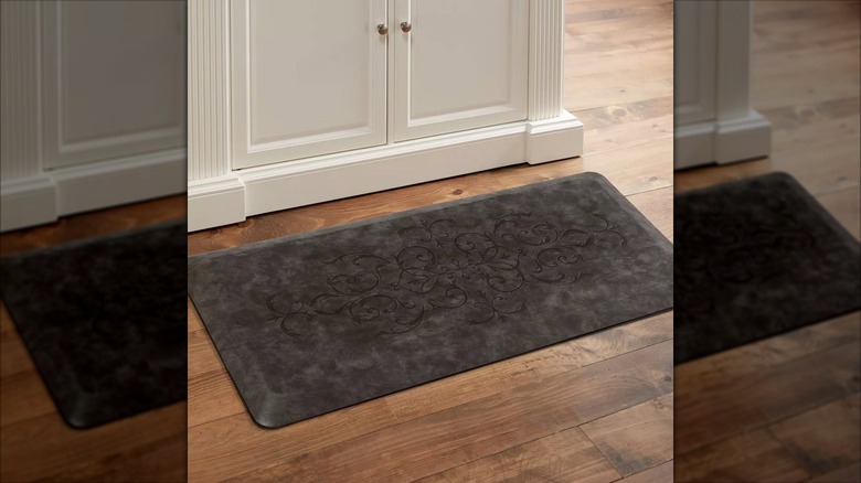 Black kitchen mat