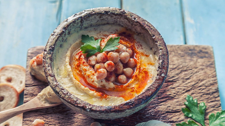 Spicy hummus with chickpeas