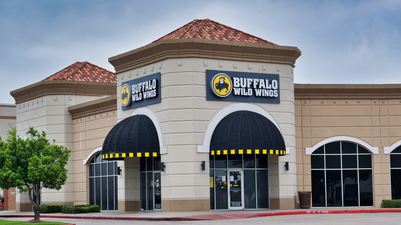 Signage of a Buffalo Wild WIngs location