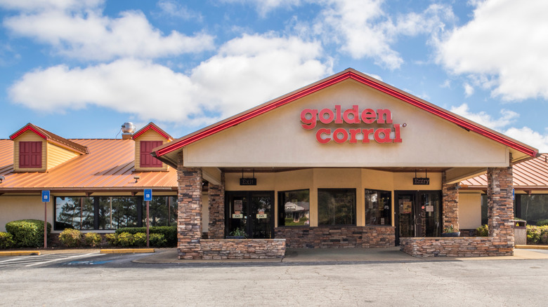 An exterior shot of a Golden Corral restaurant