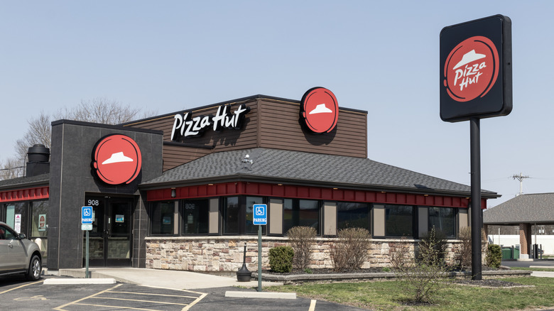 An exterior shot of a Pizza Hut restaurant