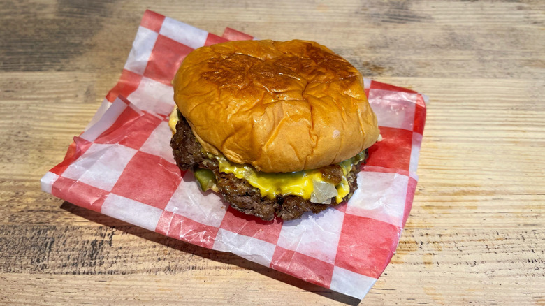7th Street Burger's Cheeseburger on red checkered paper