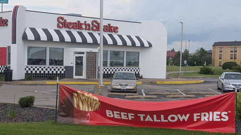 a beef tallow fries sign at steak 'n shake
