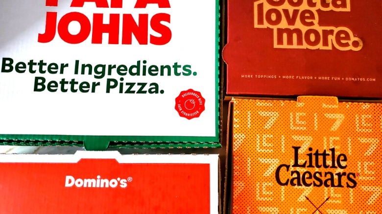 chain restaurant pizza boxes